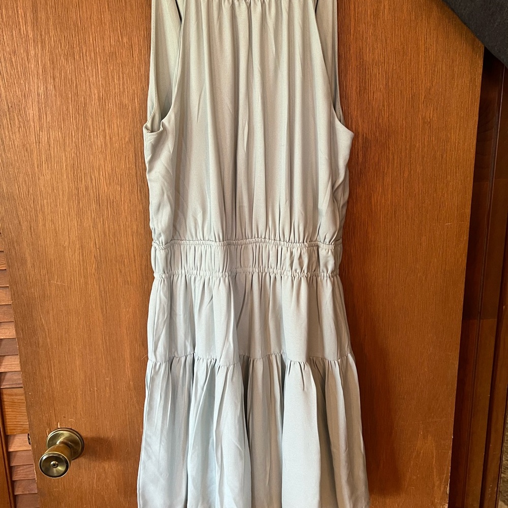 Elegant Sleeveless Gray/Green Dress